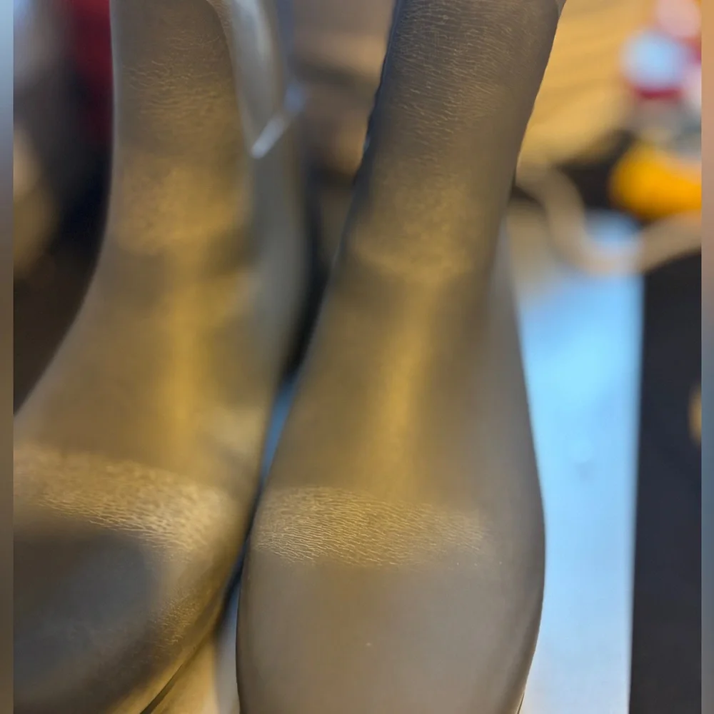 Hunter Classic Black Waterproof Boots - Picture 3 of 11